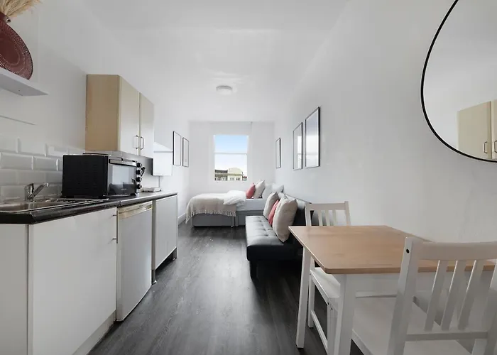 Budget Archway Studio
